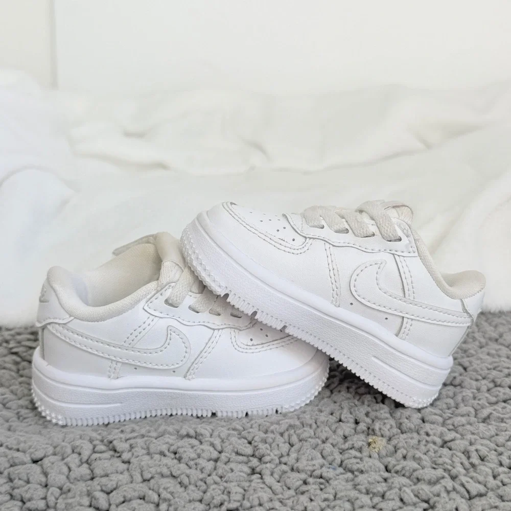 Nike Air Force 1 LE Kids Size 3C White Good Hook-and-Loop FN0236-111 Sneaker